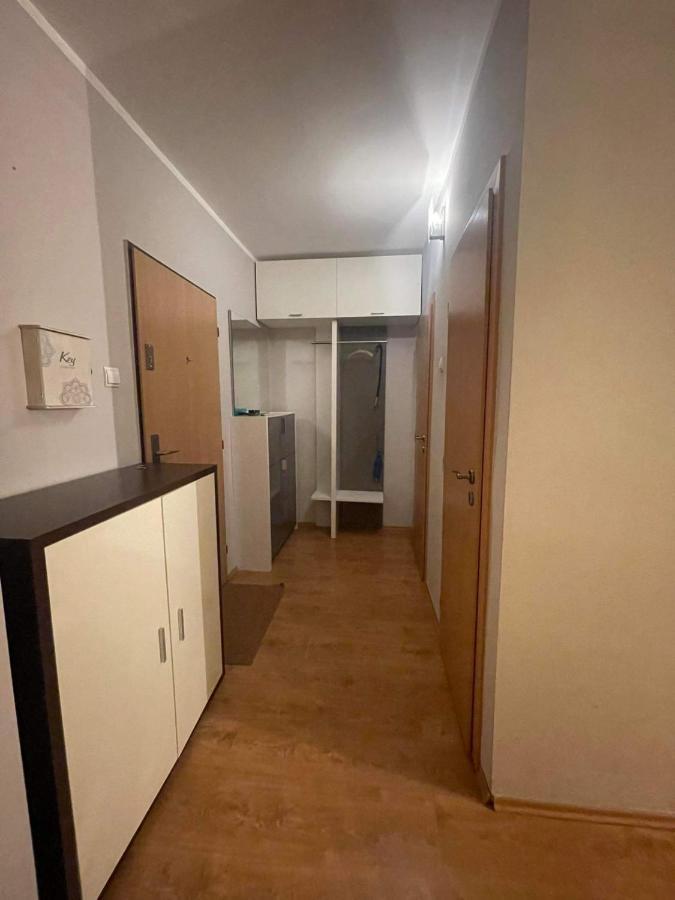 Elegant Escape Apartment - Free Parking, Easy Access To City Centre Bratislava Exterior photo