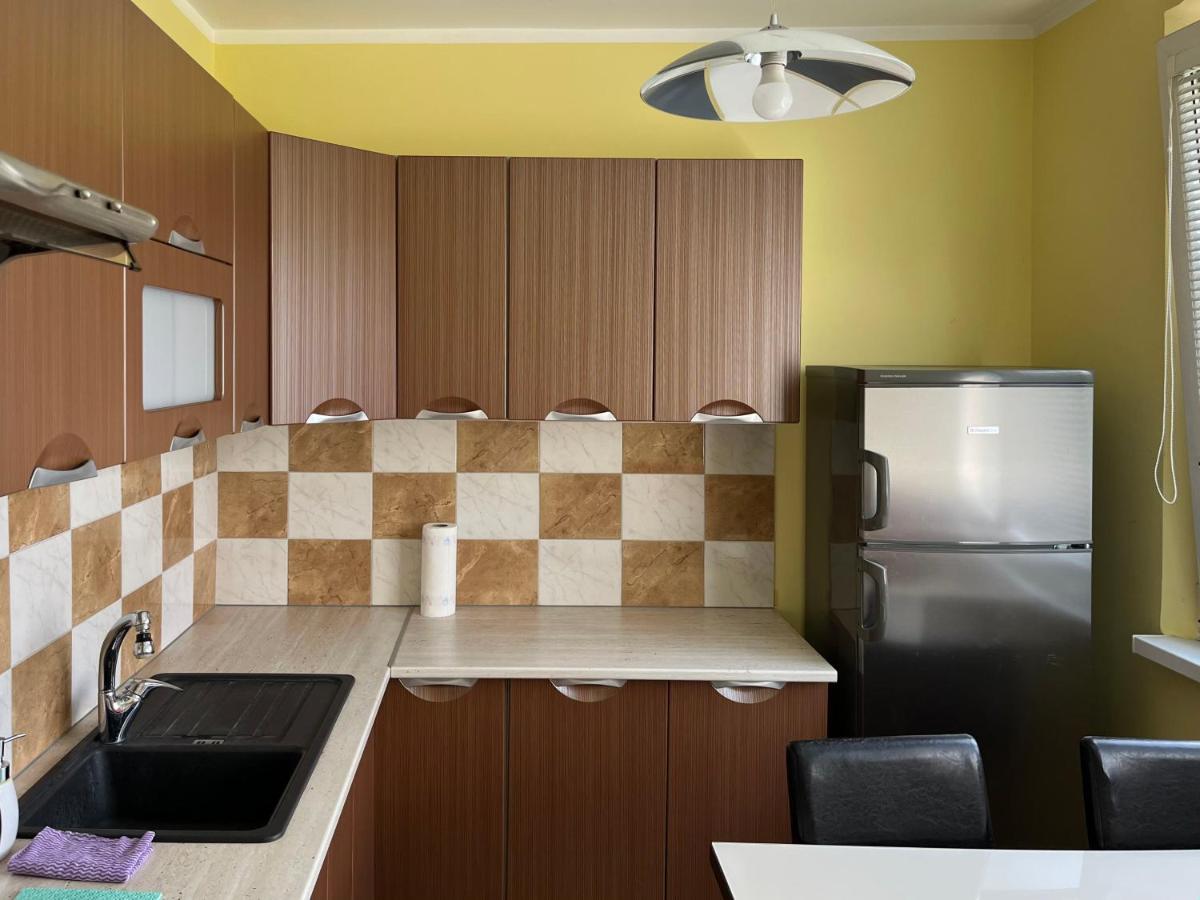 Elegant Escape Apartment - Free Parking, Easy Access To City Centre Bratislava Exterior photo